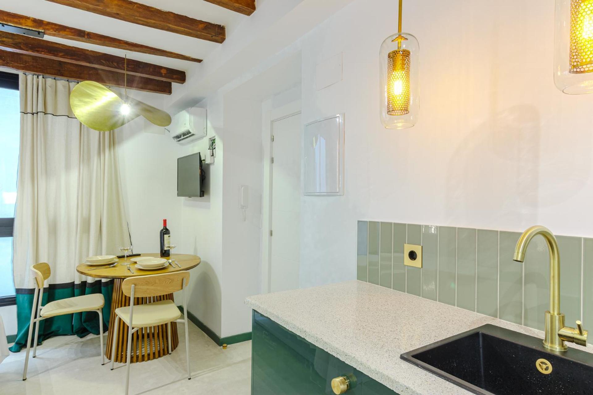 Refined And Practical Studio In Historic Center Of Alicante Kültér fotó