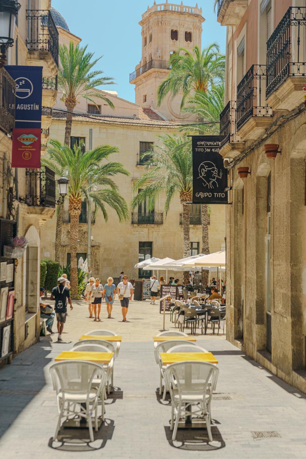 Refined And Practical Studio In Historic Center Of Alicante Kültér fotó