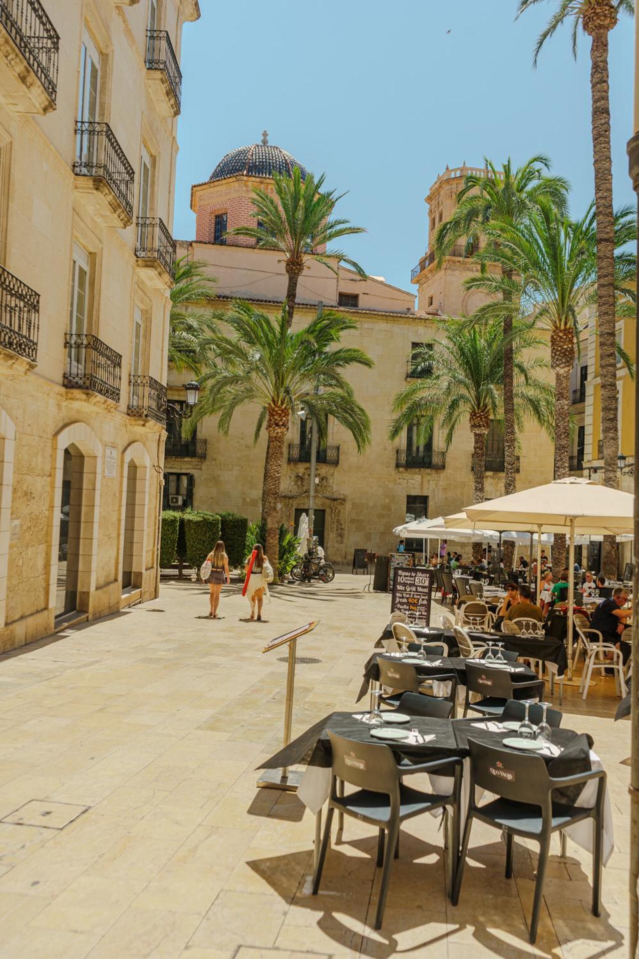 Refined And Practical Studio In Historic Center Of Alicante Kültér fotó